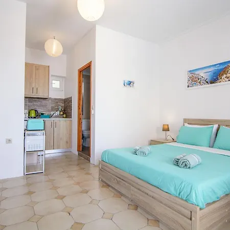 The Garden View Apartment Fira (Santorini)